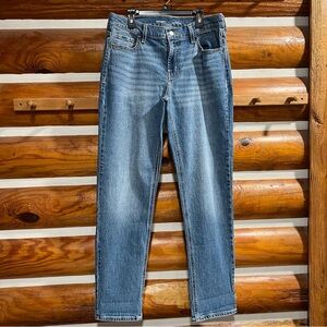 Old Navy Mid-Rise Wow Boyfriend Blue Jeans size 6